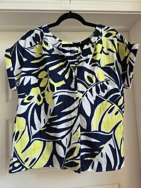 Talbots Yellow & Navy Floral Tropical Short Sleeve Cotton Button-up Top